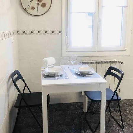 Charming 2-bed In Donostia Apartamento *